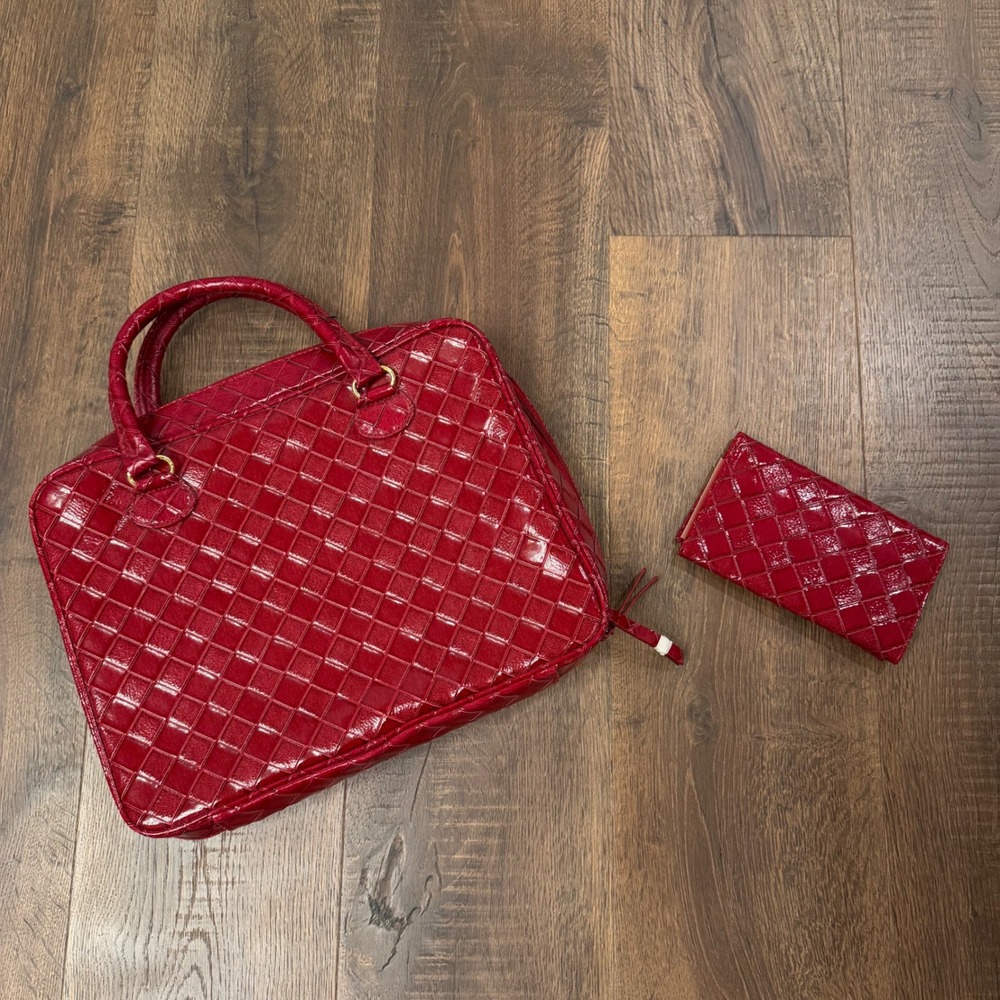 2012 Estée Lauder Red Woven Cosmetic Train Case 2-Piece Set Empty Travel